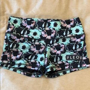 Fleo Low rise Contour bootie shorts